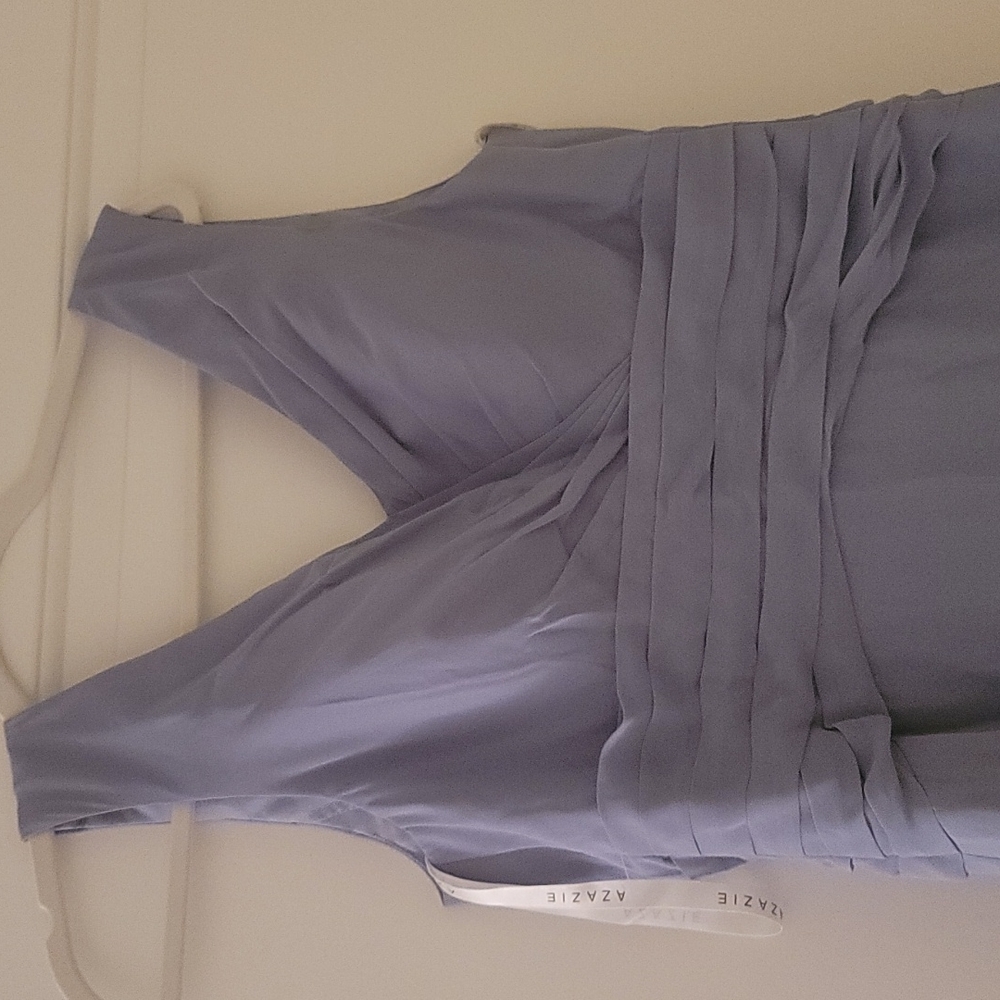 Dress - Picture 3 of 4